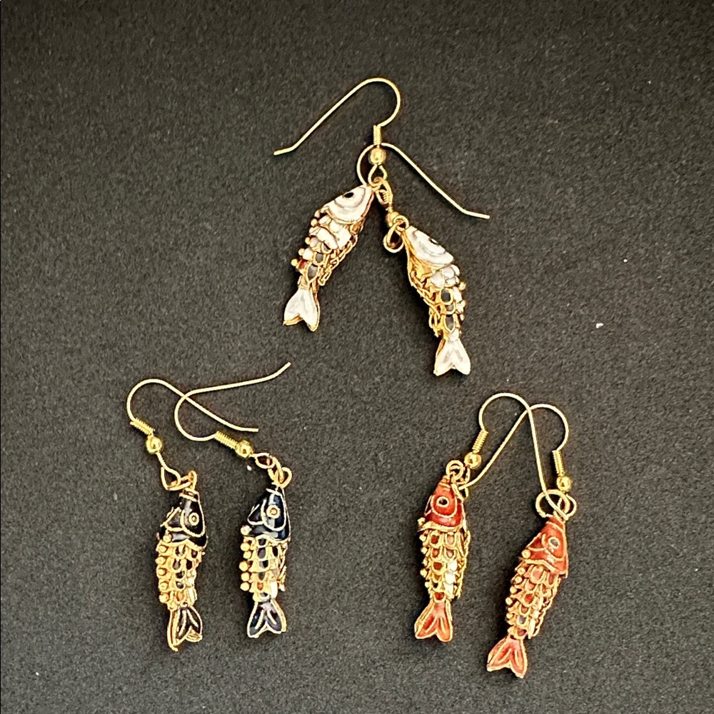 1 Pair of Vintage Small Enamel Fish Earrings